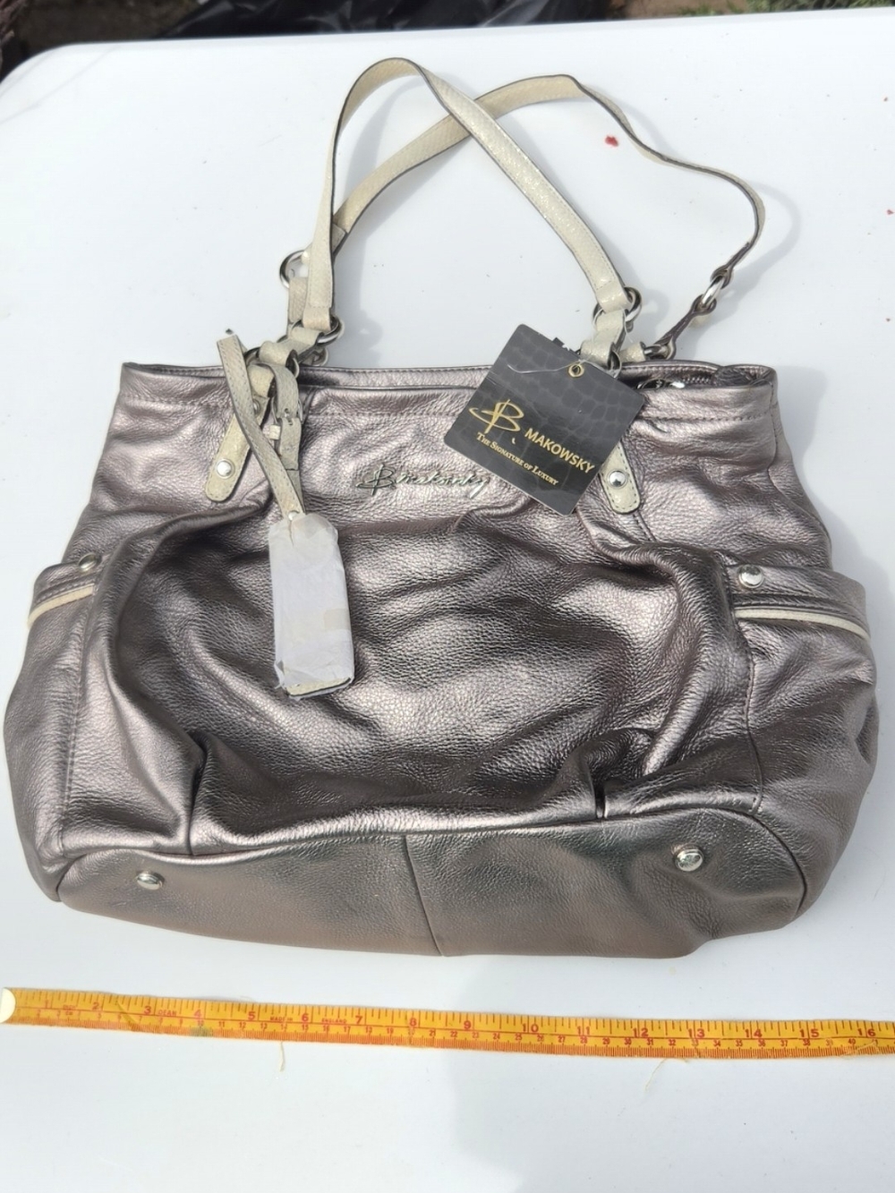 B. Makowsky Hannah Tote Metallic Pewter Large Zip Shoulder Bag Lined Pockets